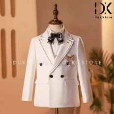 Bộ vest cho bé trai màu trắng 4 cúc đột viền tinh tế DKT0085